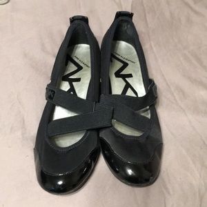 Anne Klein sport 1” wedge